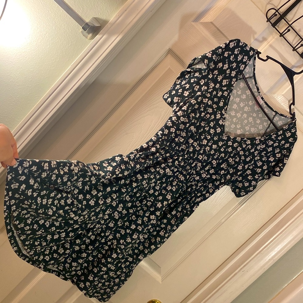 Adorable Green and White Floral Dress - Picture 5 of 7